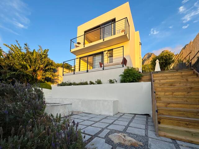 Ocean Bliss: 2-Bed Bakoven Gem