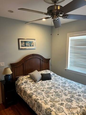 3 Bedroom-Steps Away from Beach! gallery image 4