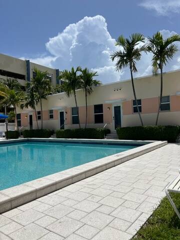 3 Bedroom-Steps Away from Beach! gallery image 3