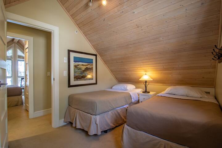 Currents at Otter Bay #06 gallery image 5