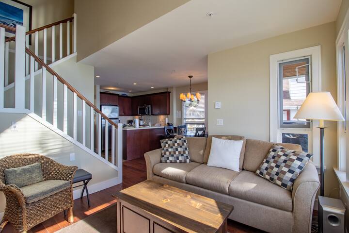 Currents at Otter Bay #06 gallery image 4