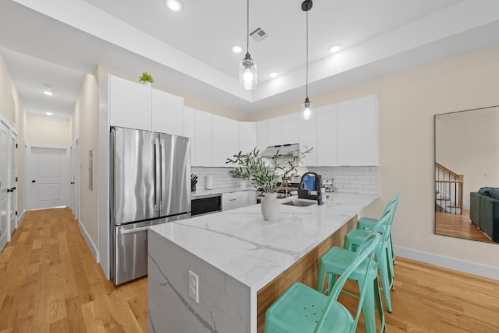 Sky High Retreat near NYC W/Rooftop! gallery image 3