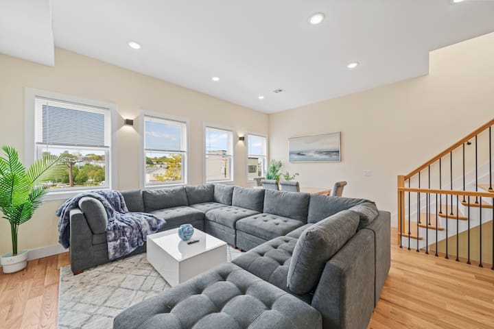 Sky High Retreat near NYC W/Rooftop!