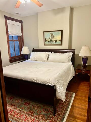 NEW Stately Capitol Hill Townhouse gallery image 4