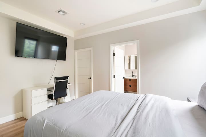 Santa Monica Luxury open space 6 BD house