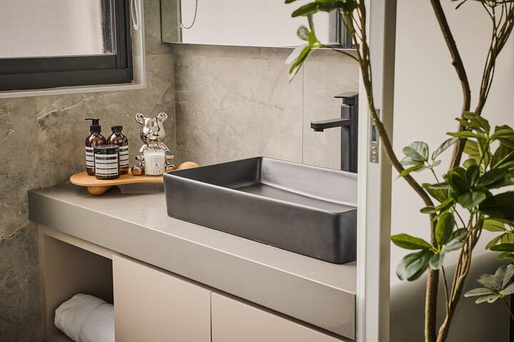 Euphoria/大稻埕碼頭廣場/機場捷運3分鐘/捷運台北車站/北門站/寧夏夜市/台北地下街Y13 gallery image 4