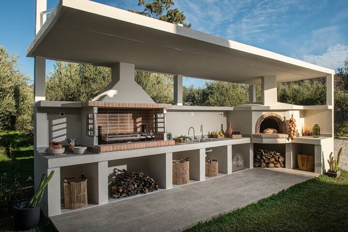 Villa De Lujo a brand-new luxury 4-bedroom villa. gallery image 5