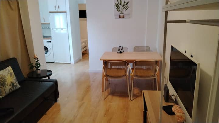 Centrally Located Flat For 6 - Comfort And Style! - 말라가