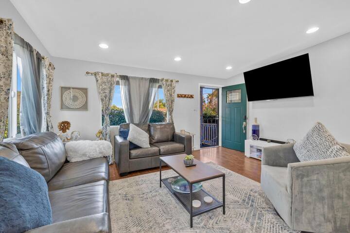 4 BR/2 BA Ocean Beach Getaway gallery image 4