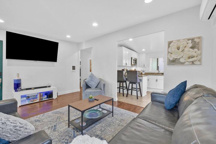 4 BR/2 BA Ocean Beach Getaway gallery image 5