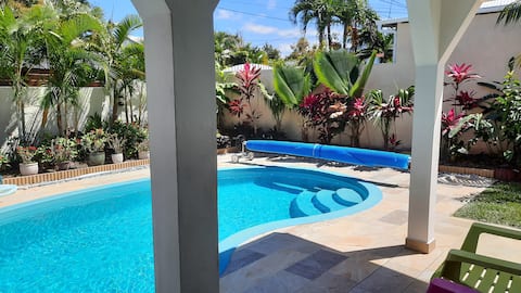 Top Airbnb: House with private pool in the Wild South in Saint Joseph