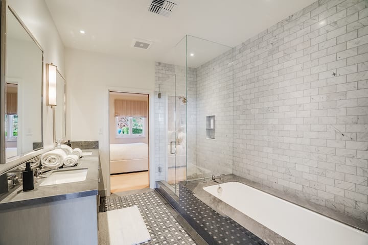 フルバスルーム5の写真1