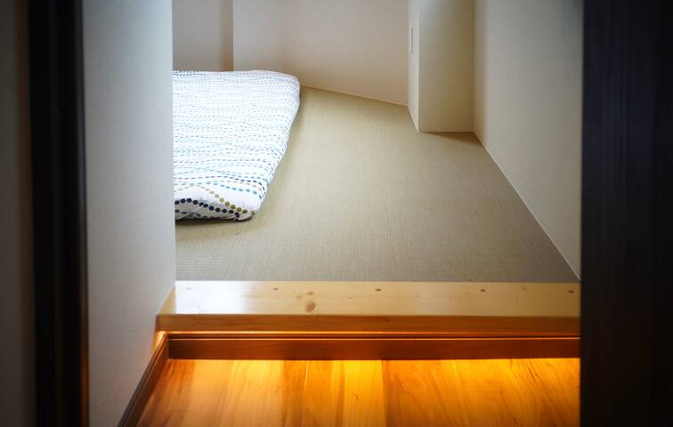 市中心舒適小屋，近人氣景點，秋葉原3分淺草寺3分晴空塔7分直達，4間臥室，2米寬超大床有！ gallery image 2