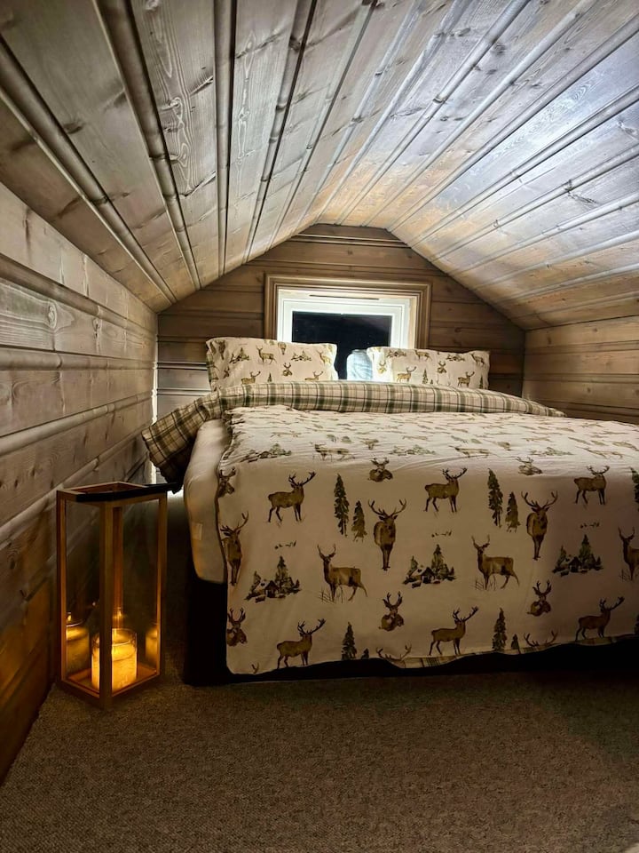 Dormitorio n .º 3. Cama doble muy acogedora en el loft: tienes que subir algunas escaleras. 