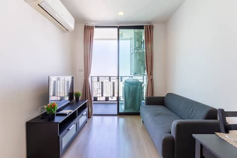 Luxury SkyFloor OnNut BTS 40sqmt Gym Pool Netflix