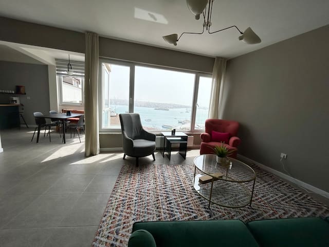 Boğaz Manzaralı Şık 3BR Daire