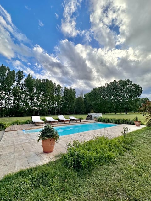 Popular Airbnb listing: La Tapera, Breakfast and Daily Cleaning included in Departamento Tunuyán