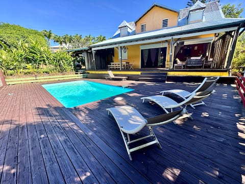 Creole villa and tropical setting