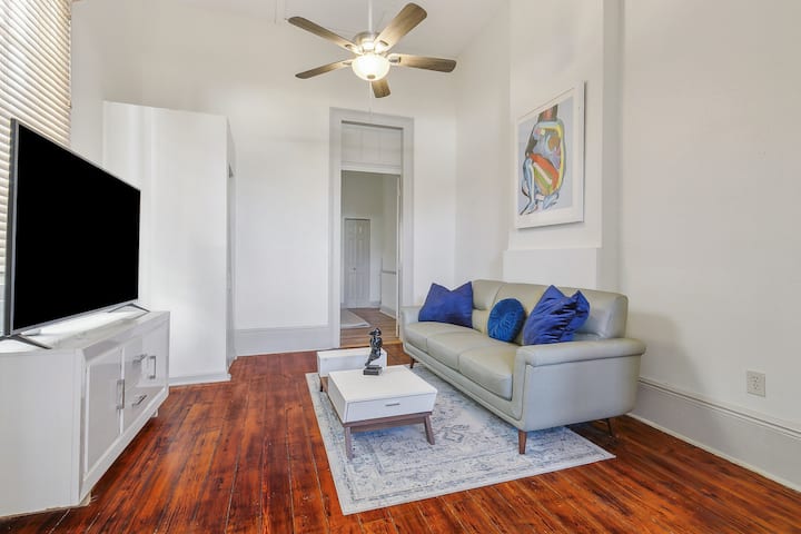 Comfy Clean 3 Bd Home 10 Mins Away From French Qtr - Chalmette, LA