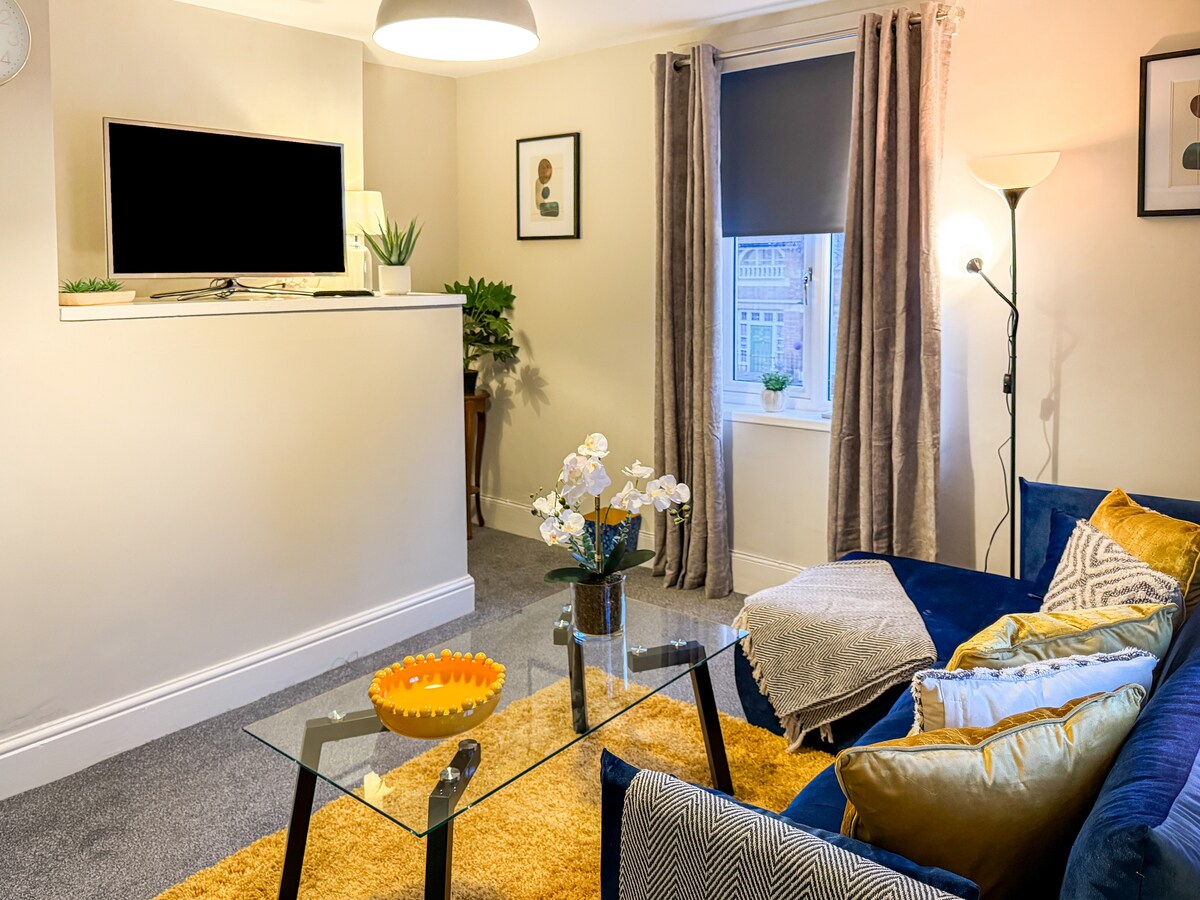 Top performing Airbnb: U&R Stays - The Snug in St. Peter The Great County