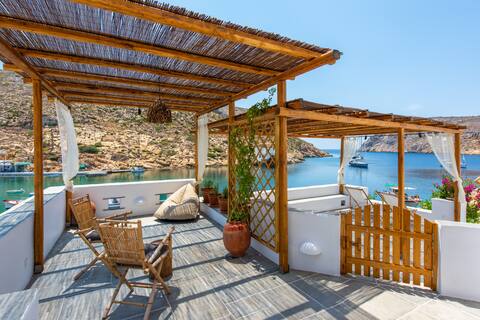 Psarona Hospitality Small