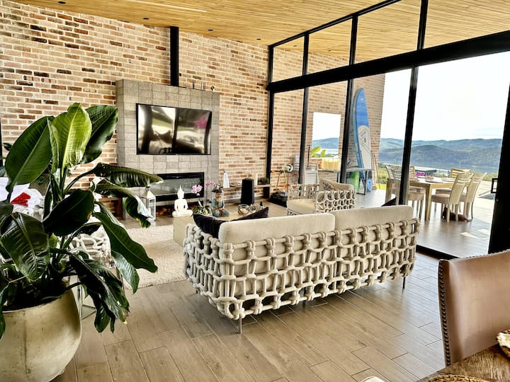 Luxury Lake House - Calima