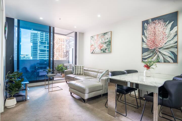 The Metropolitan Escape: Pool, Gym, Sauna