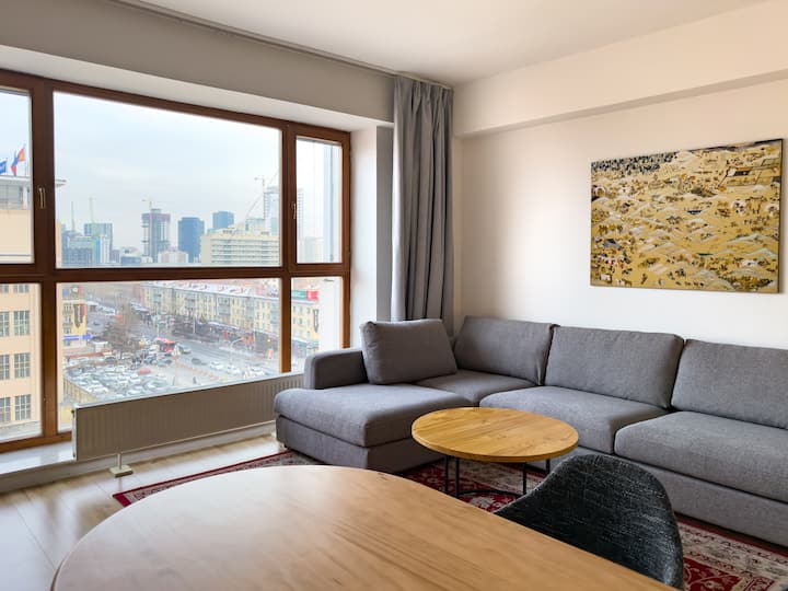 Luxe 3 Bedroom • Views • Steps To State Dept Store - 울란바토르