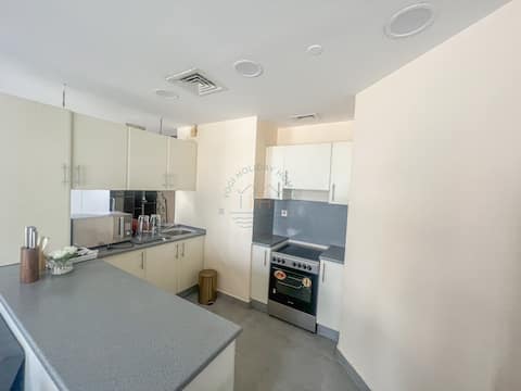 Top Airbnb: Yogi – Studio | Rooftop Pool | Barsha Heights in Al Thanyah First