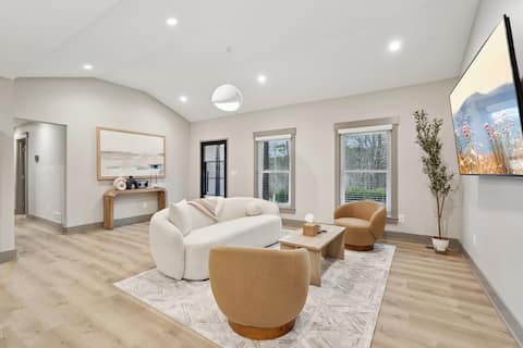 Popular Airbnb listing: Spacious 4BR Retreat w/ Comfort! in Smyrna