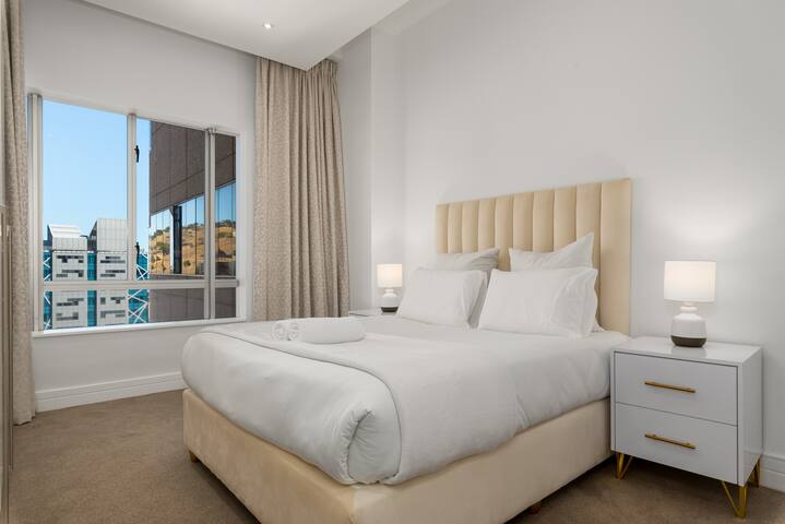 Luxe City Apartment With Mountain Views | Pool gallery image 3