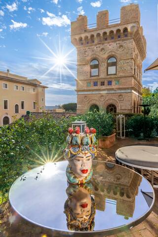 Torre della Luna Roma,private pool San Pietro view gallery image 2