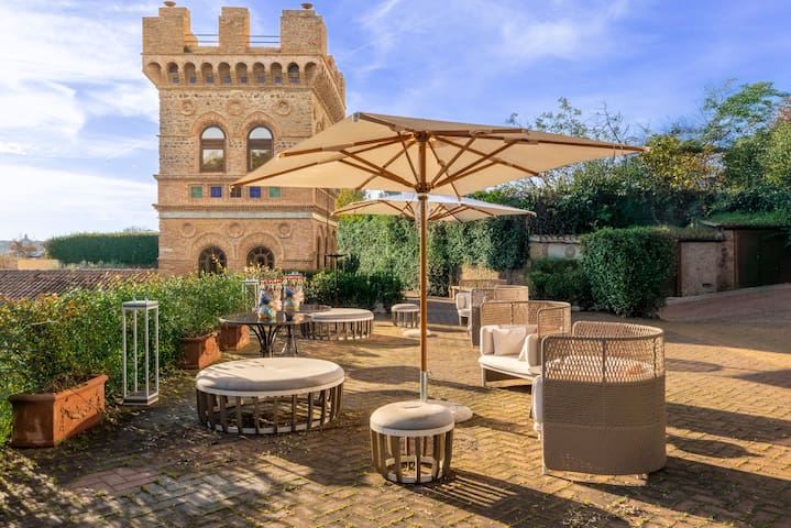 Torre della Luna Roma,private pool San Pietro view