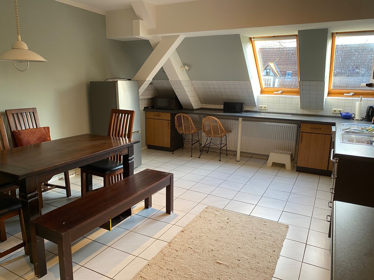 Spacious and bright apartment with an area of ​​135 sq. m. m with fenced garden