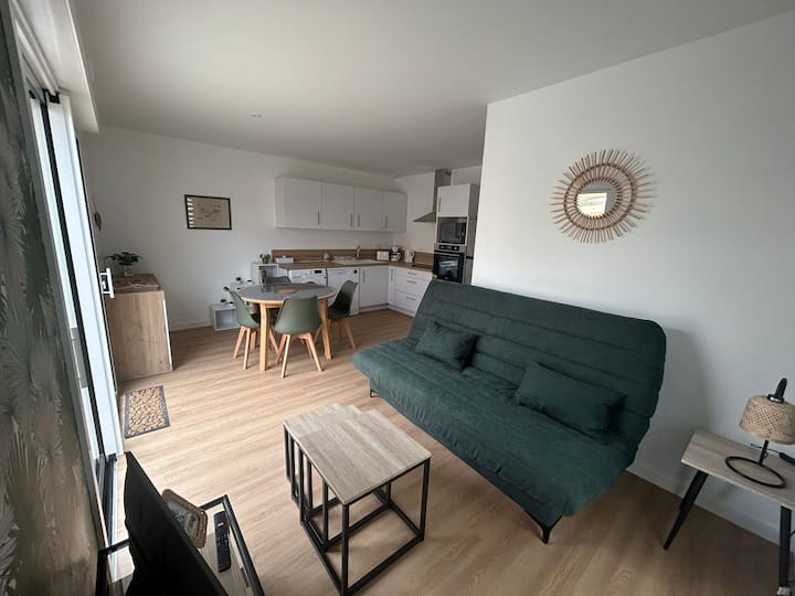 Jolie Maisonnette Avec Terrasse Paysagée - Département Charente-Maritime