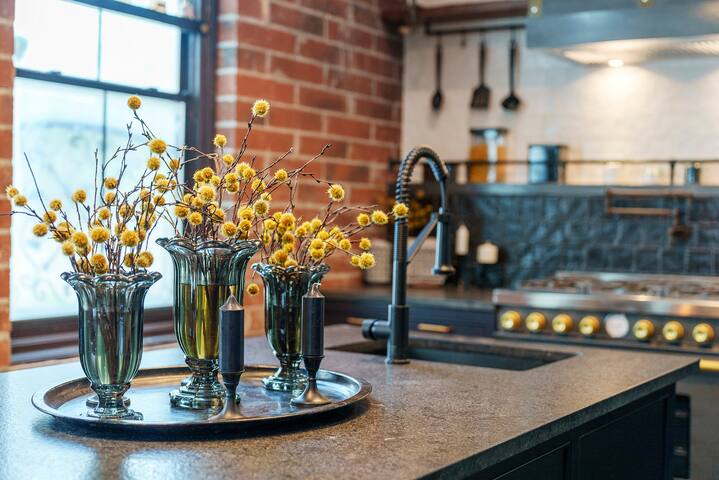 The Ultimate Book House gallery image 4