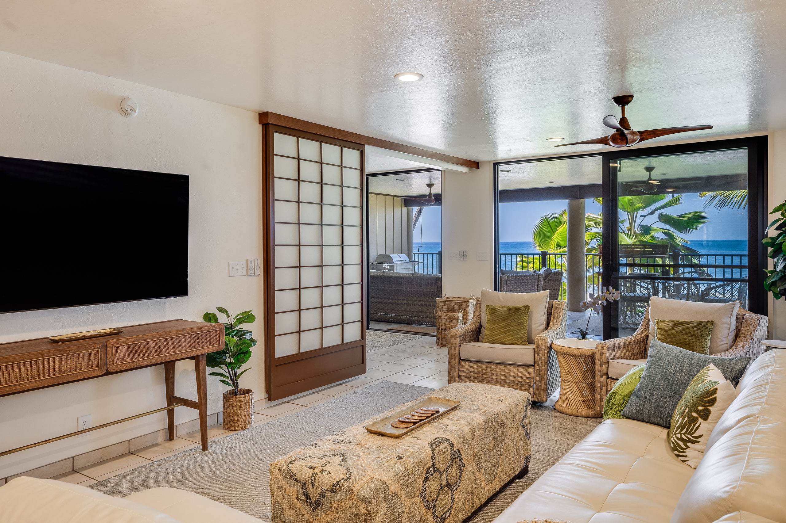 Beautiful Modern Ocean Front Condo - Image 5