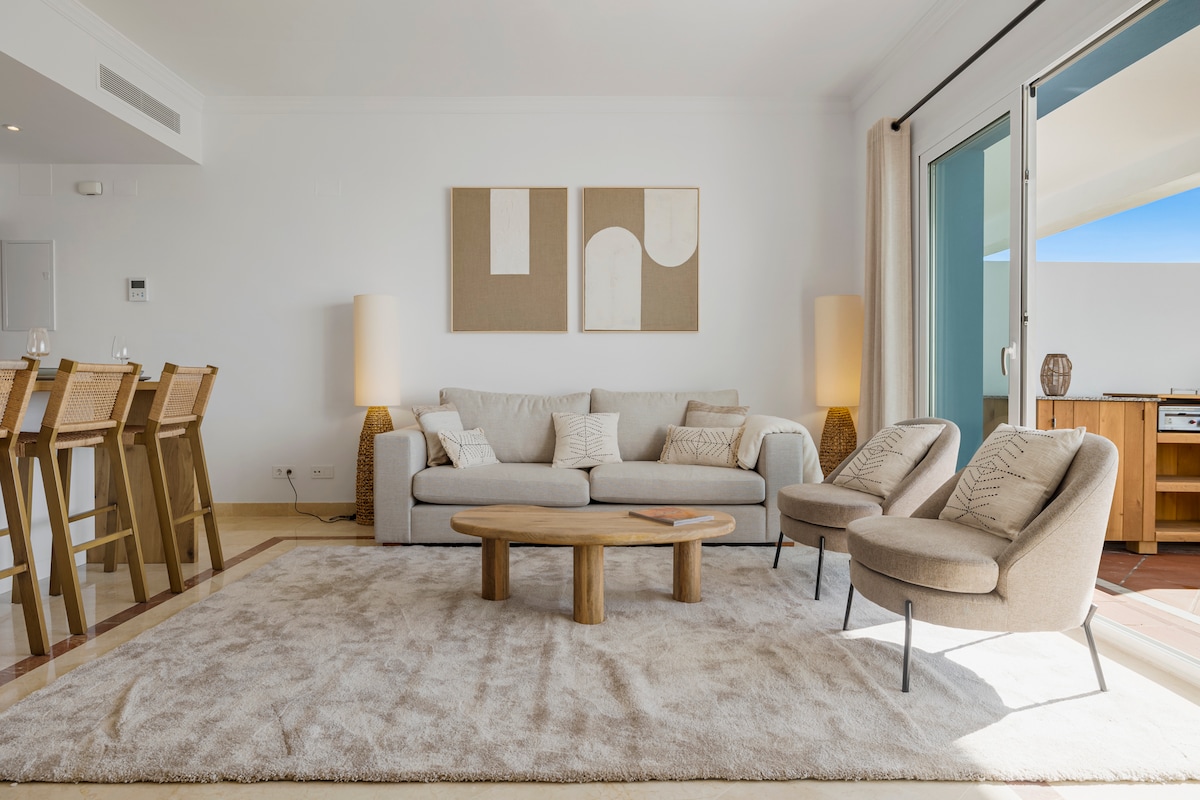 Top performing Airbnb: Luxury family apartment with breathtaking views in Benahavís