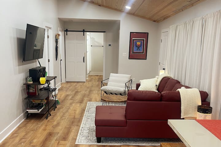 Good Vibes House
 Relax & Enjoy - Houma, LA
