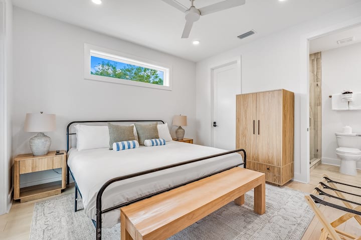 Bedroom #4. King sized bed. Bathroom shared with the loft.