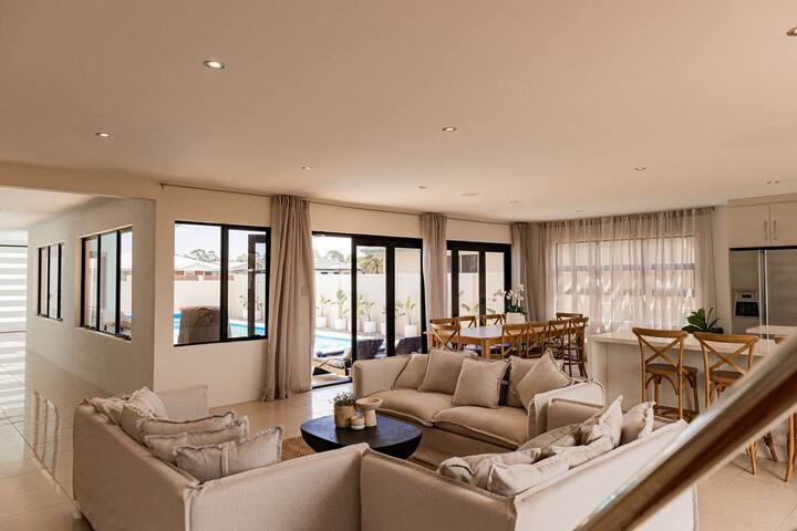 Heated magnesium pool, MTB, family & dog friendly gallery image 3