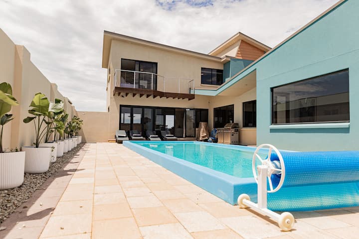 Heated magnesium pool, MTB, family & dog friendly