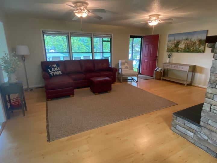 Lakeview Hideaway: Firepit, Paddleboards, Games - Lake Norman