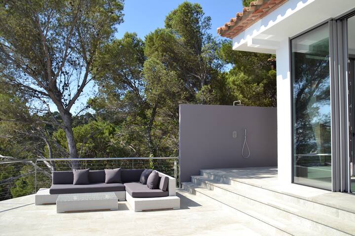 Luxury villa, sea views, heated pool, Begur, golf gallery image 3