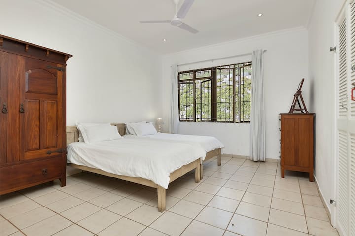 საძინებელი 4