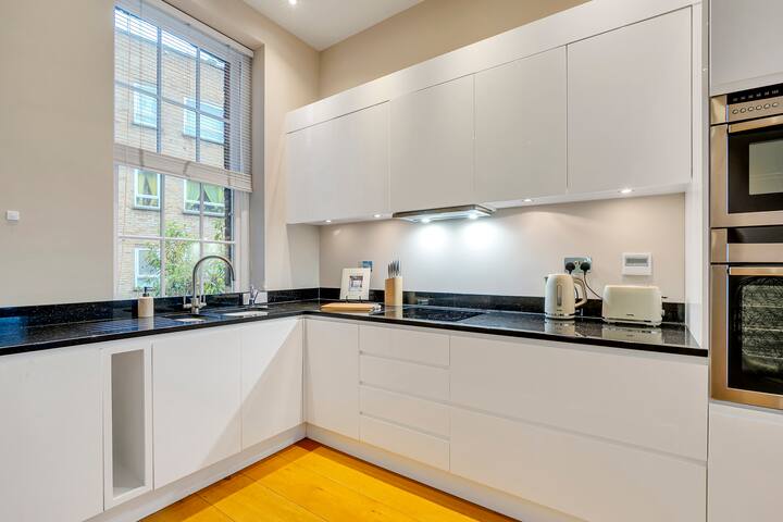 Luxury 3 Bed Penthouse Zone 1 Pimlico gallery image 5