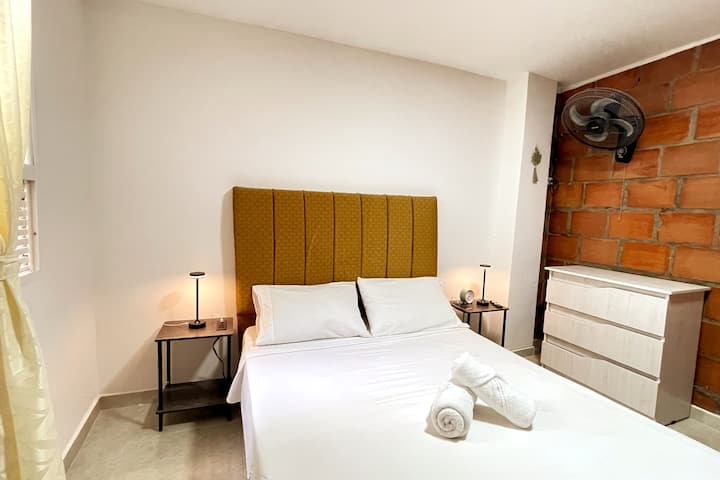 Habitación impecable para que te sientas como en casa.