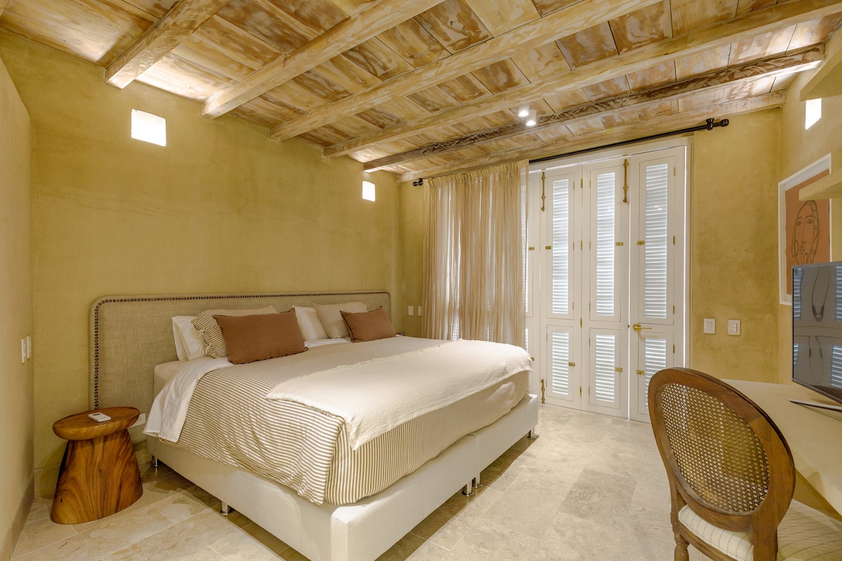 Posteľ s manželskou posteľou King je možné oddeliť na 2 samostatné lôžka.