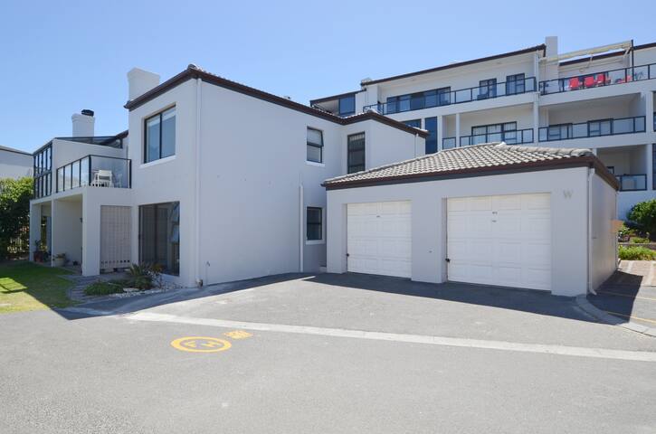 sandytoes@bigbay gallery image 4