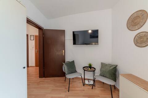 Popular Airbnb listing: Eco Retreat Space Stays / Smart TV / WIFI in Holsterhausen